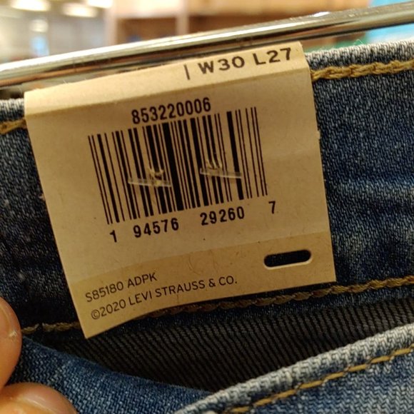 Levi's Women's High Rise Wide Leg Cropped Jeans - Picture 7 of 8